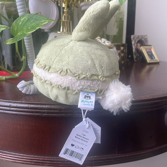 Jellycat Dainty Dessert Bunny Macaron - Picture 4 of 8